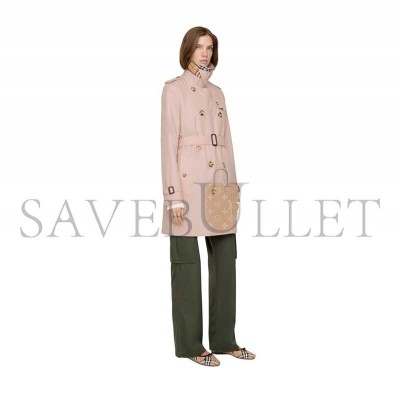 BURBERRY KURZER TRENCHCOAT KENSINGTON AUS TROPENGABARDINE P81237461 BURBERRY KURZER TRENCHCOAT KENSINGTON AUS TROPENGABARDINE P81237461
